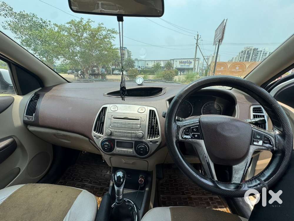 Hyundai I20 Sportz Petrol 2011