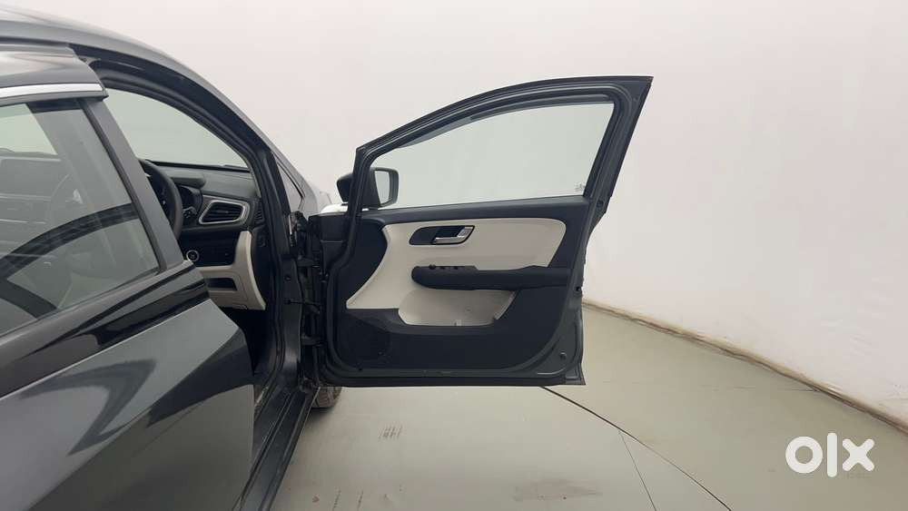 Tata Altroz Xz, 2022, Petrol