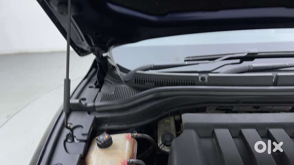 Mahindra Xuv700 2.0 Ax 7 Petrol At Str, 2022, Petrol