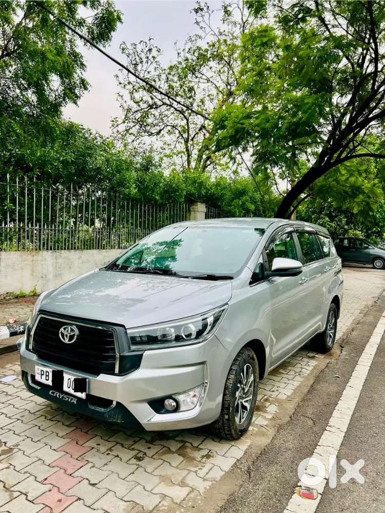 Innova Crysta 2023 1st Onwer Diesel Manual Vip Number Included