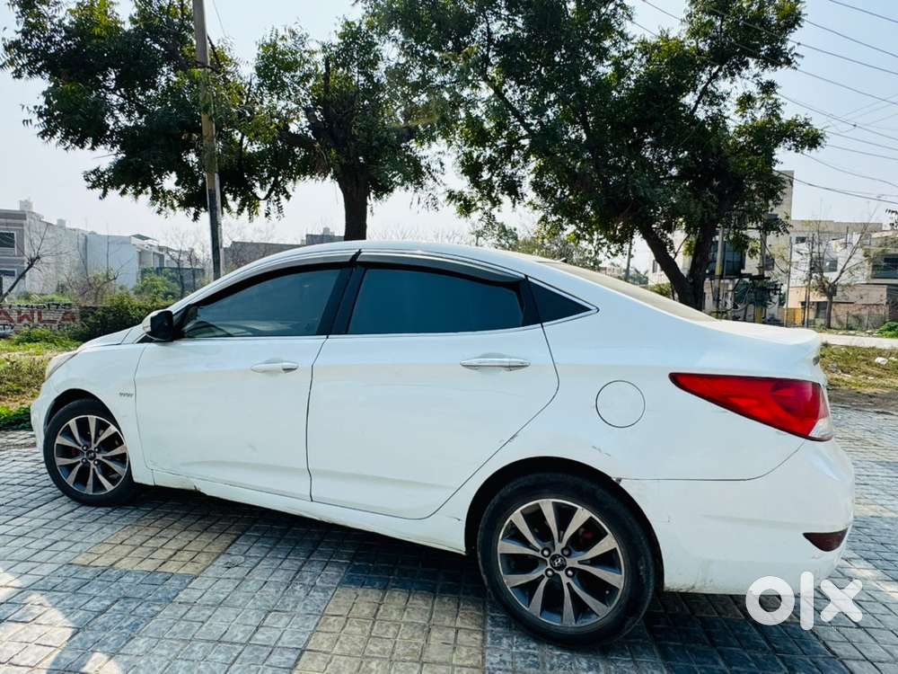 Hyundai Fluidic Verna 2011
