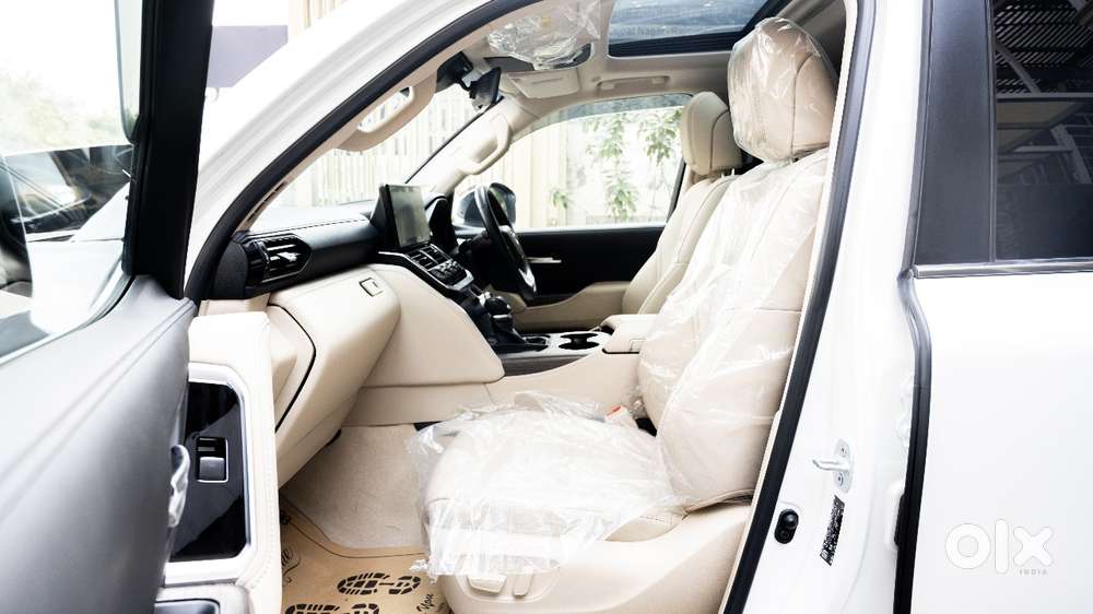Toyota Land Cruiser Zx Petrol, 2024, Petrol