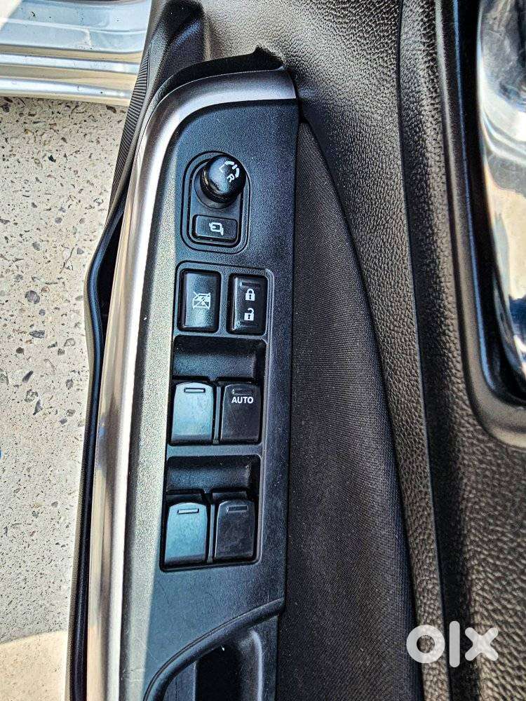 Maruti Suzuki Swift Vvt Zxi, 2023, Petrol