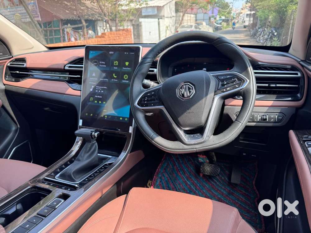Mg Hector Plus Savvy Pro 1.5 Turbo Petrol Cvt 7 Str, 2024, Petrol