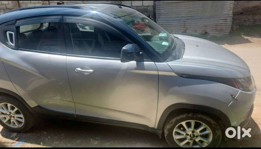 Kuv 100 K8 6 Seater Top Variant