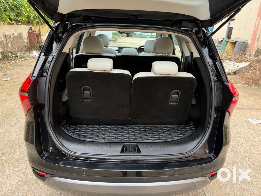 Mahindra Xuv700 2.0 Ax 7 Petrol At Luxury Pack Str, 2026, Petrol