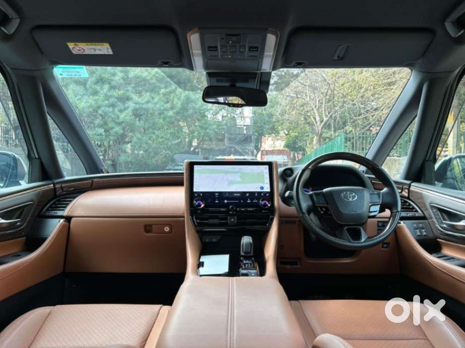 Toyota Vellfire Vip – Executive Lounge, 2024, Petrol