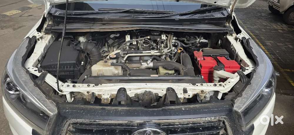 Toyota Innova Crysta 2.4 V