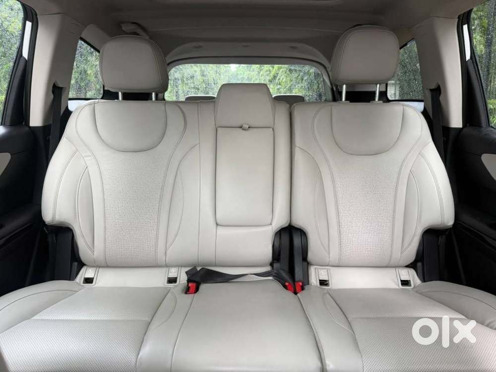 Mahindra Xuv700 2.0 Ax 7 Petrol At Str, 2024, Petrol