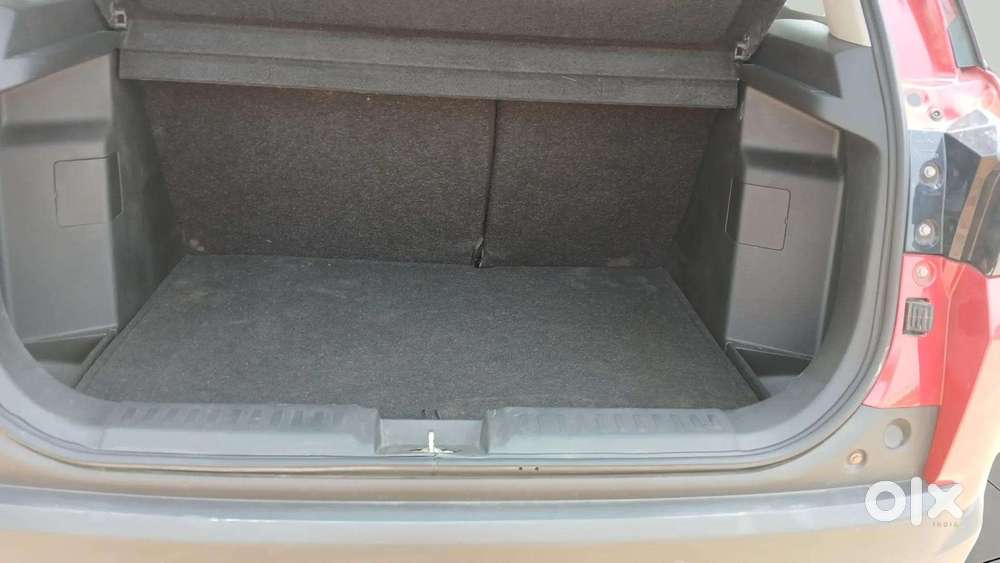 Maruti Suzuki Brezza 1.5 Zxi Smart Hybrid, 2023, Petrol