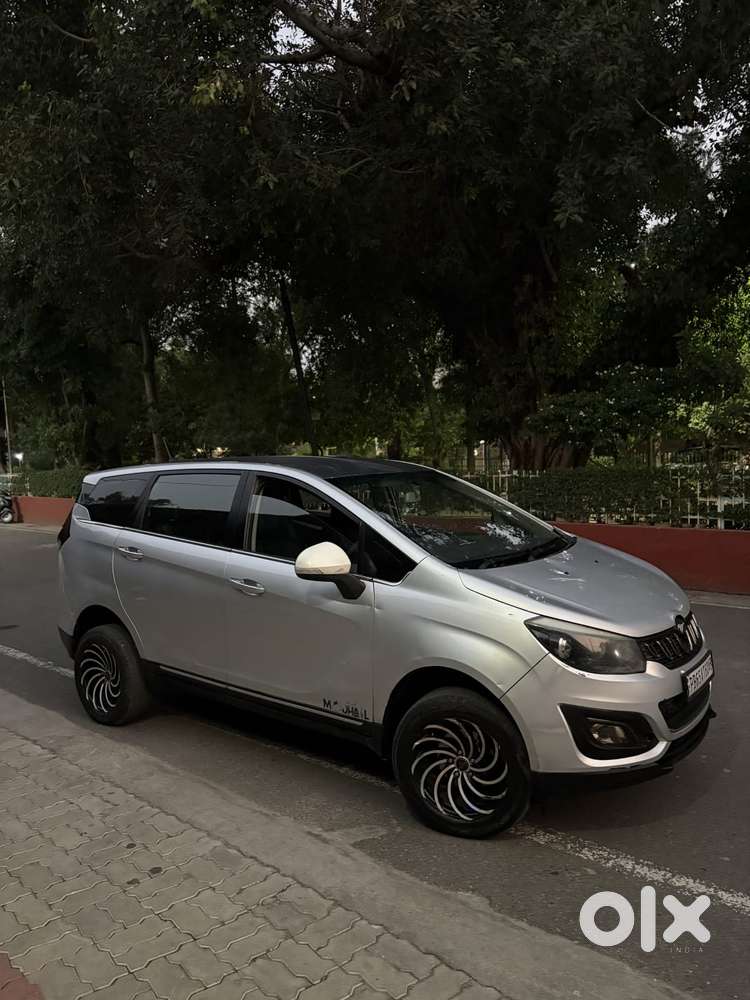 Mahindra Marazzo M6, 2018, Diesel