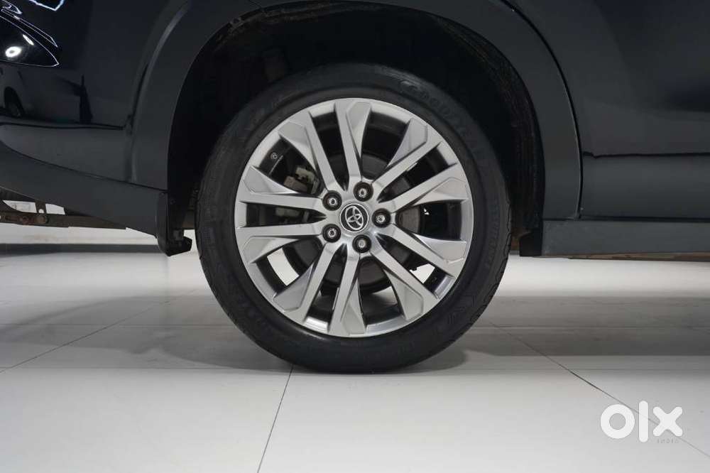 Toyota Innova Hycross 2.0 Zx (o) Hybrid 7 Str, 2023, Petrol