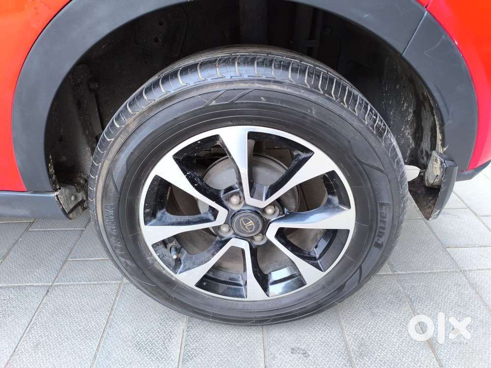 Tata Nexon 1.2 Revotron Xza Plus, 2020, Petrol