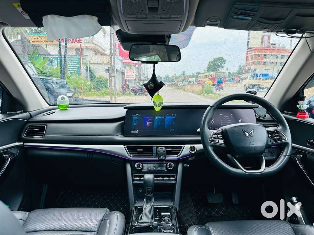 Mahindra Xuv700 2.2 Ax 7 Diesel At Str Awd, 2025, Diesel