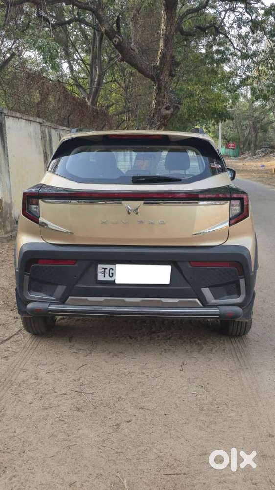 Mahindra Xuv 3xo Ax5 Pm At, 2025, Petrol