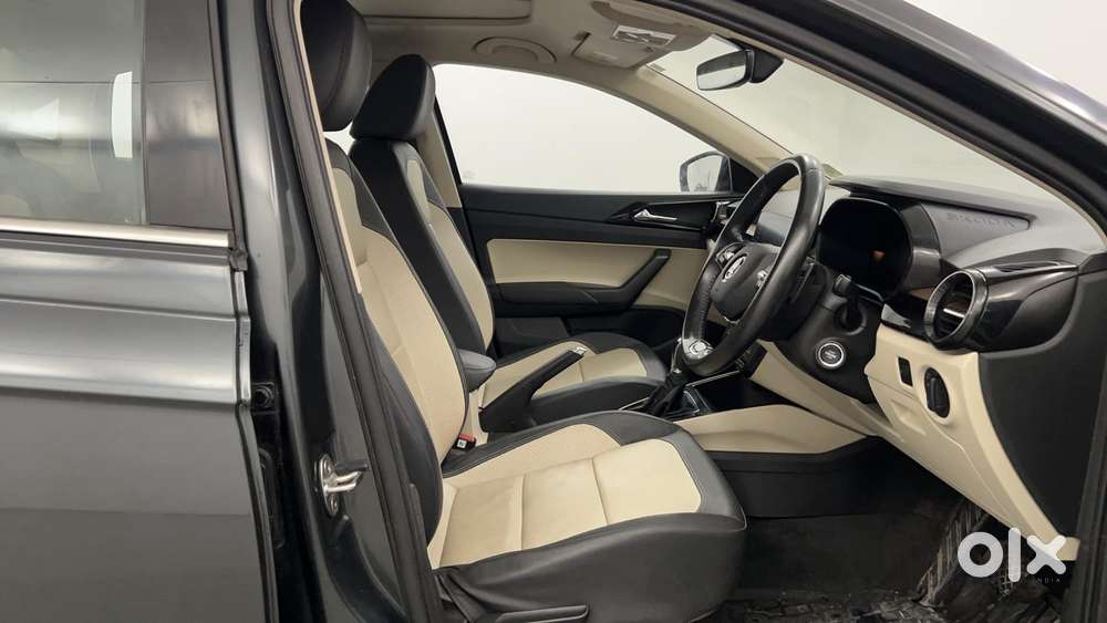 Skoda Slavia Style 1.0l Tsi At, 2022, Petrol