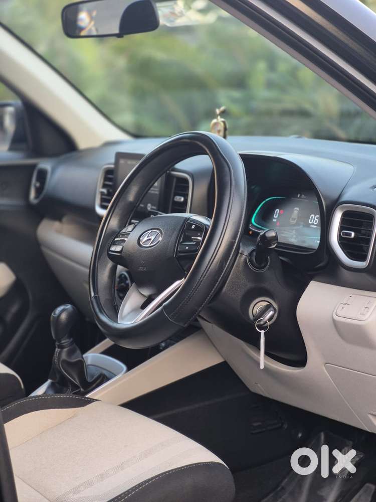 Hyundai Venue 1.2 S (o), 2024, Petrol