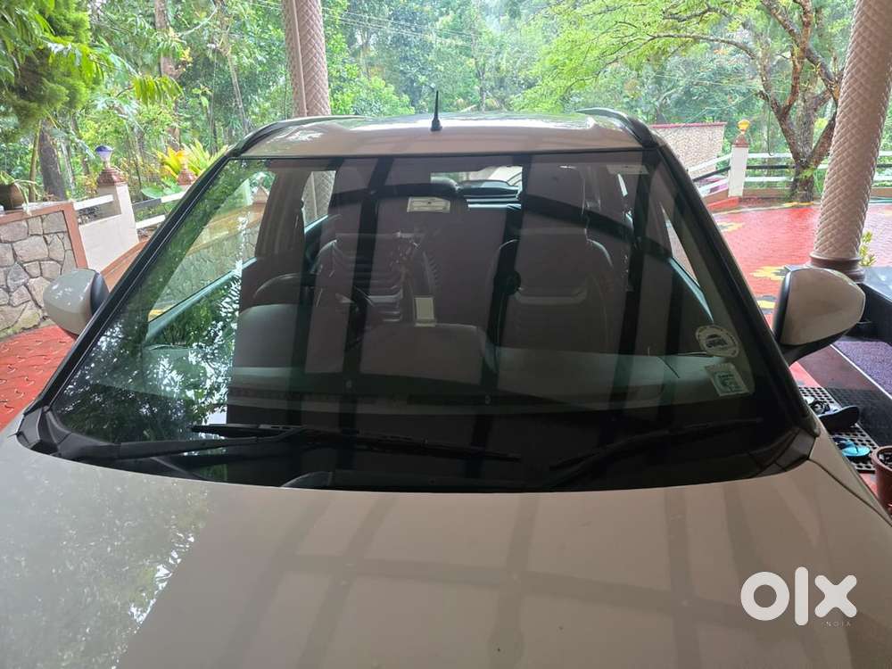 Maruti Brezza Vdi (o) | White | Diesel | Doctor Used | Well Maintained