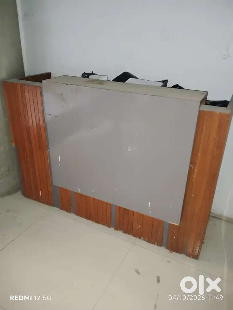 Reception table