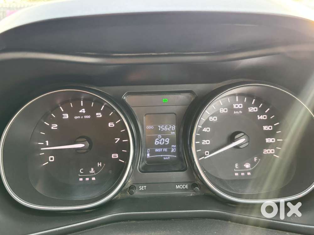 Tata Nexon 1.2 Revotron Xz Plus, 2018, Cng & Hybrids