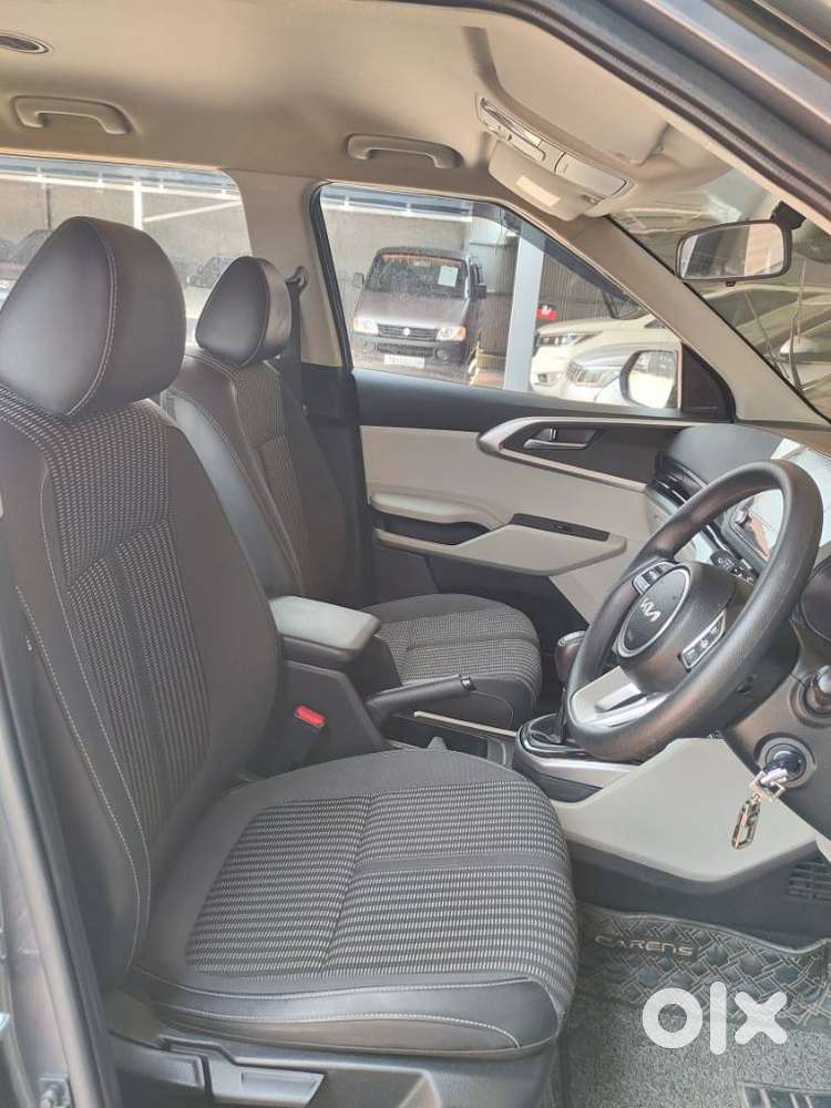 Kia Carens, 2022, Petrol