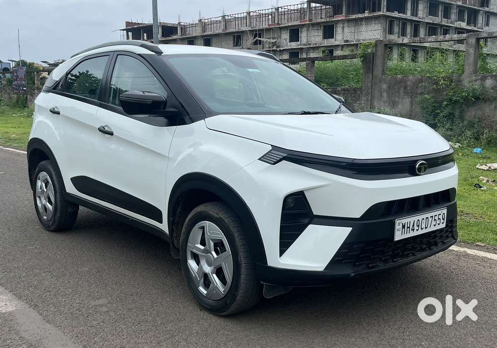 Tata Nexon Pure (s) 1.2 Petrol 6amt, 2024, Petrol