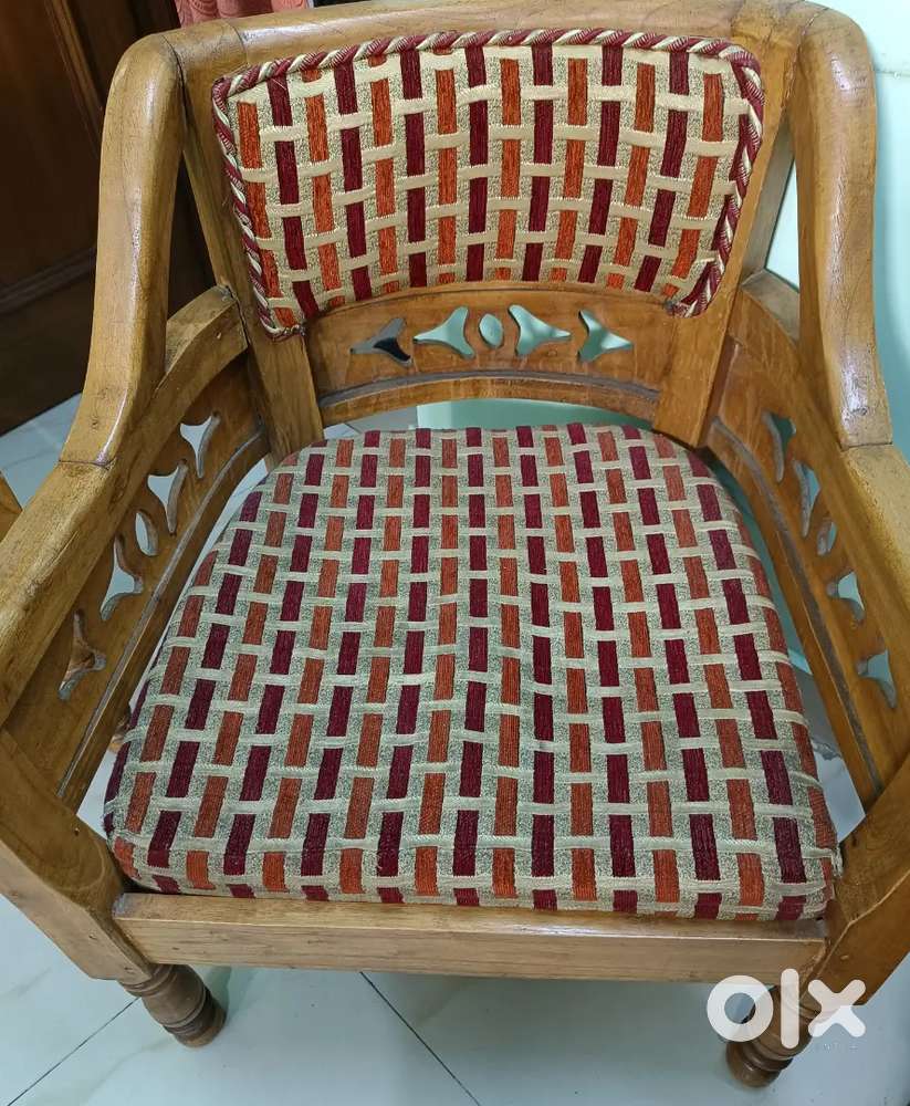 5 SEATER WOODEN SOFA SET