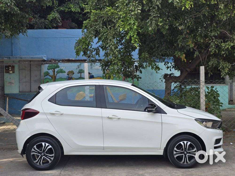 Tata Tiago 1.2 Revotron Xza, 2022, Petrol