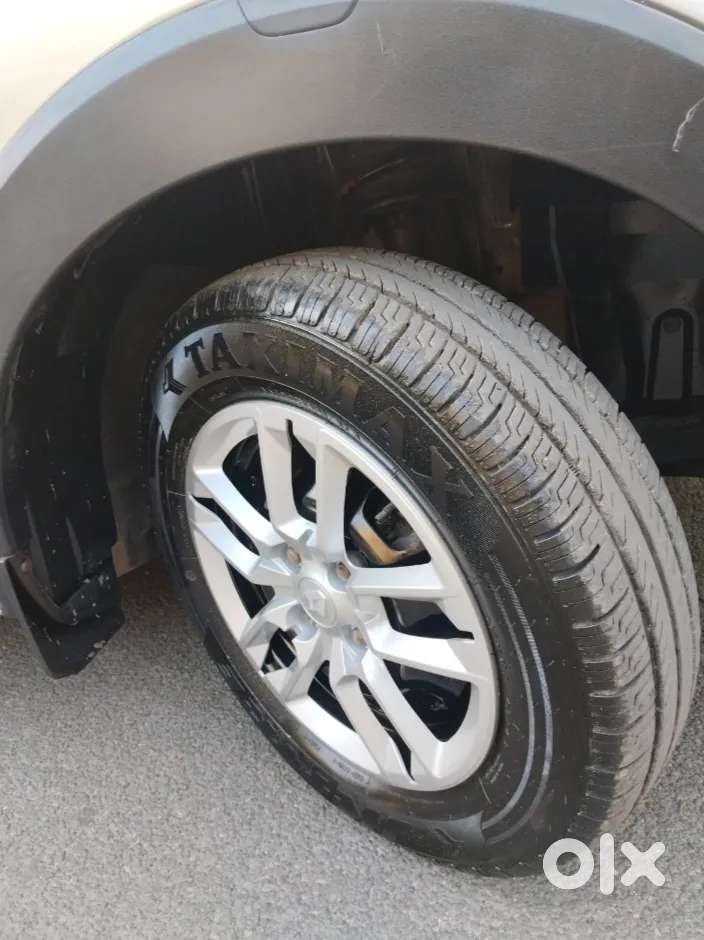 Renault Triber RXT, 2023, Petrol