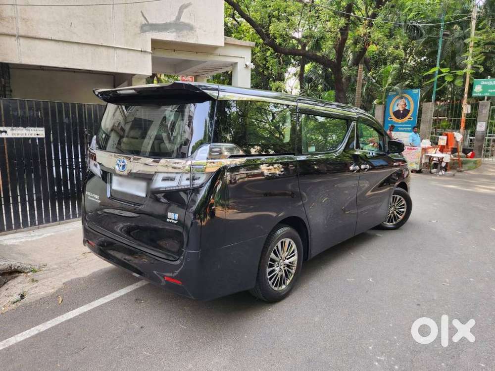 Toyota Vellfire 2.5 Executive Lounge, 2020, Petrol