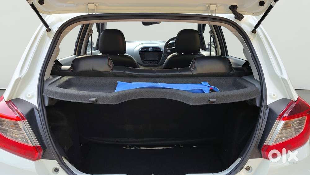Tata Tiago 1.2 Revotron Xt Option, 2025, Petrol