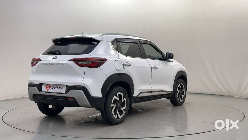 Nissan Magnite 1.0 Xv Premium, 2024, Petrol