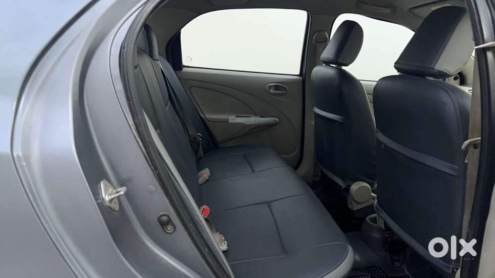 Toyota Etios V, 2015, Petrol