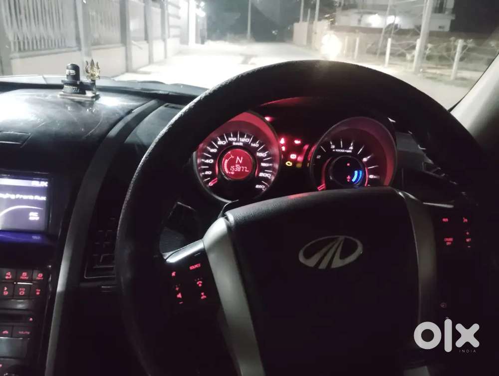 Mahindra Xuv500 2015