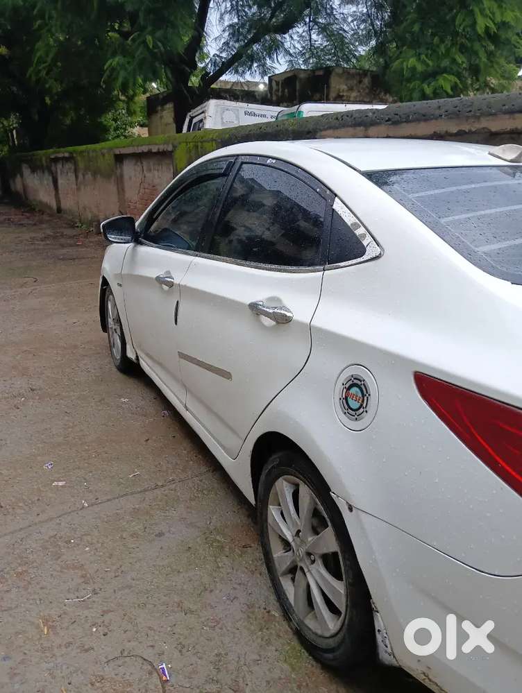 Hyundai Fluidic Verna 2012 Diesel 140000 Km Driven