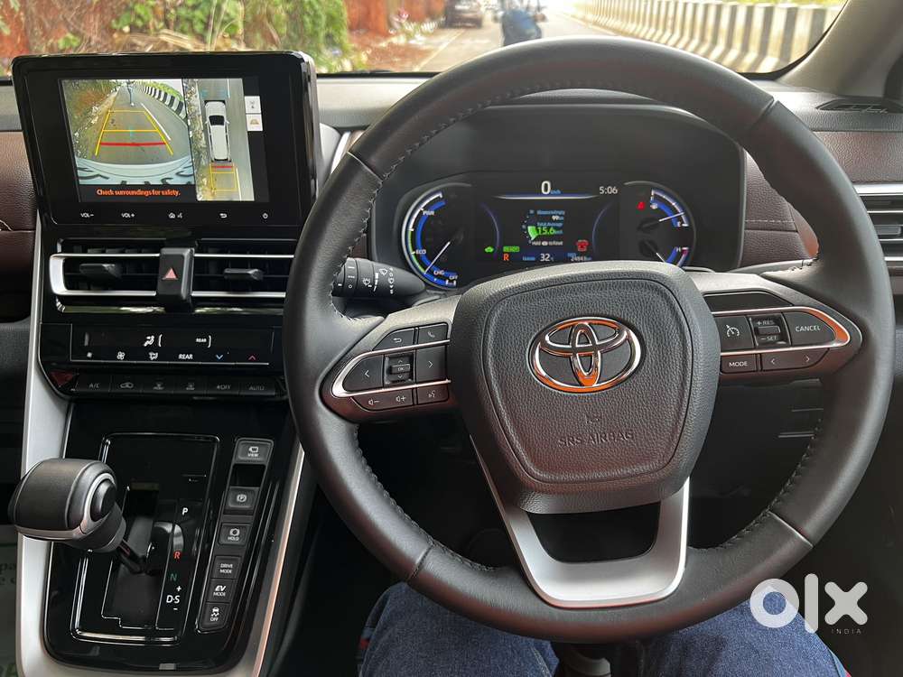 Toyota Innova Hycross 2.0 Vx Hybrid 7 Str, 2025, Petrol