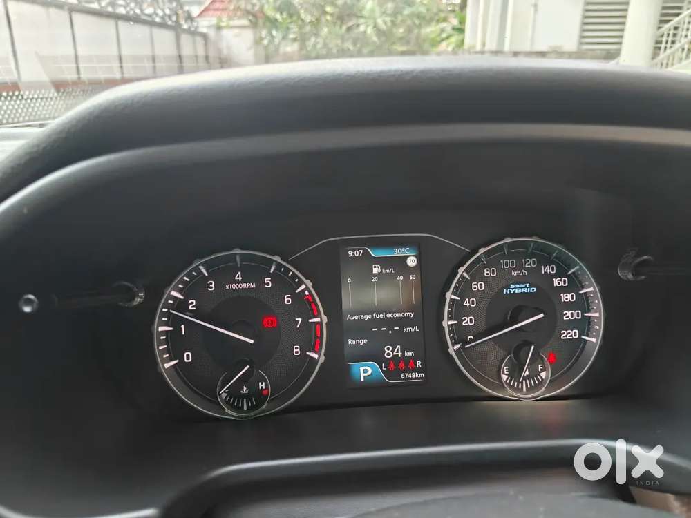 Maruti Suzuki Brezza Zxi Automatic Dual Tone | 2025 | Only 6,750 Km