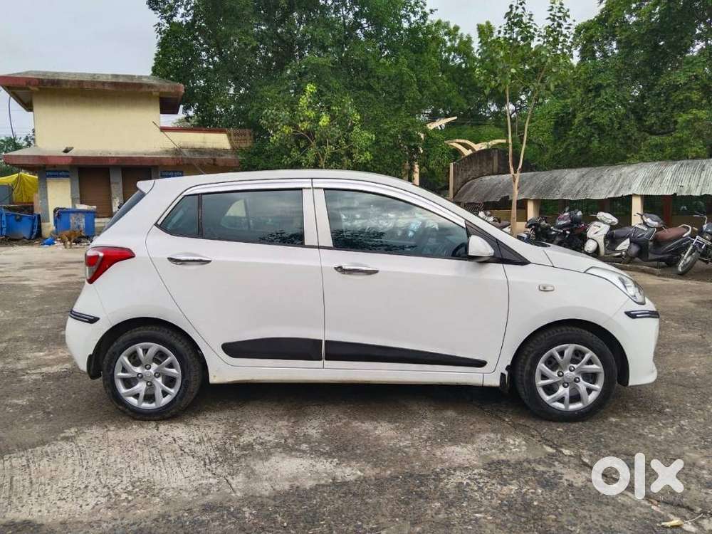 Hyundai Grand I10 1.2 Crdi Sportz Option, 2017, Petrol