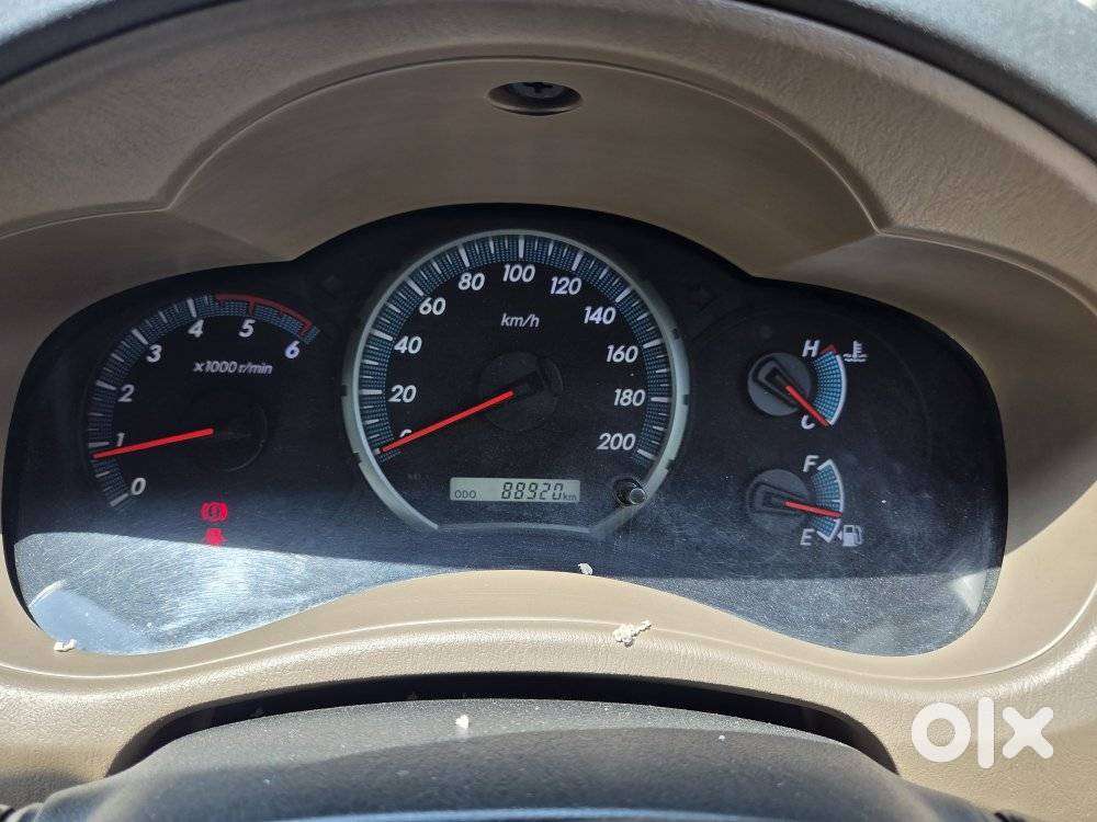 Toyota Innova 2.5 Vx 8 Seater Bs Iv, 2015, Diesel