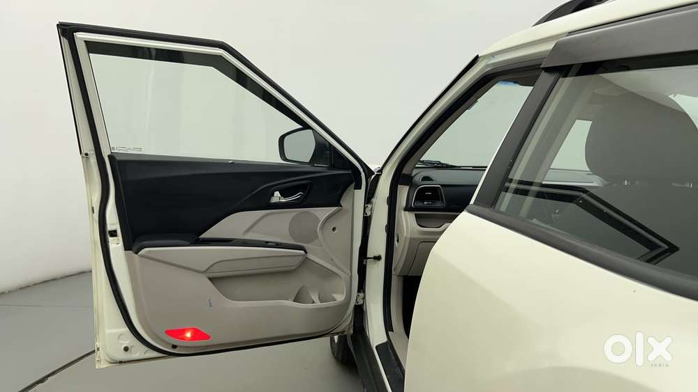 Mahindra Xuv300 W8 Amt Optional Diesel, 2020, Petrol