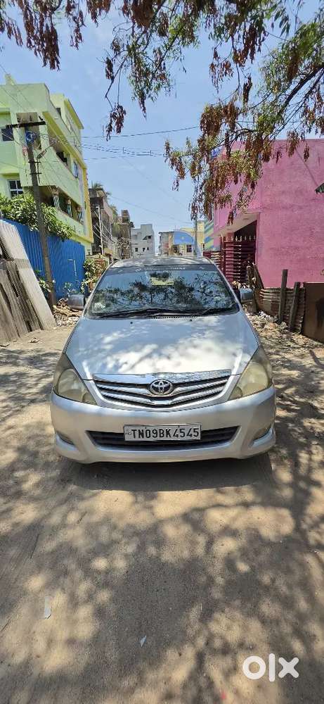 Toyota Innova 2010 Diesel Well Maintained