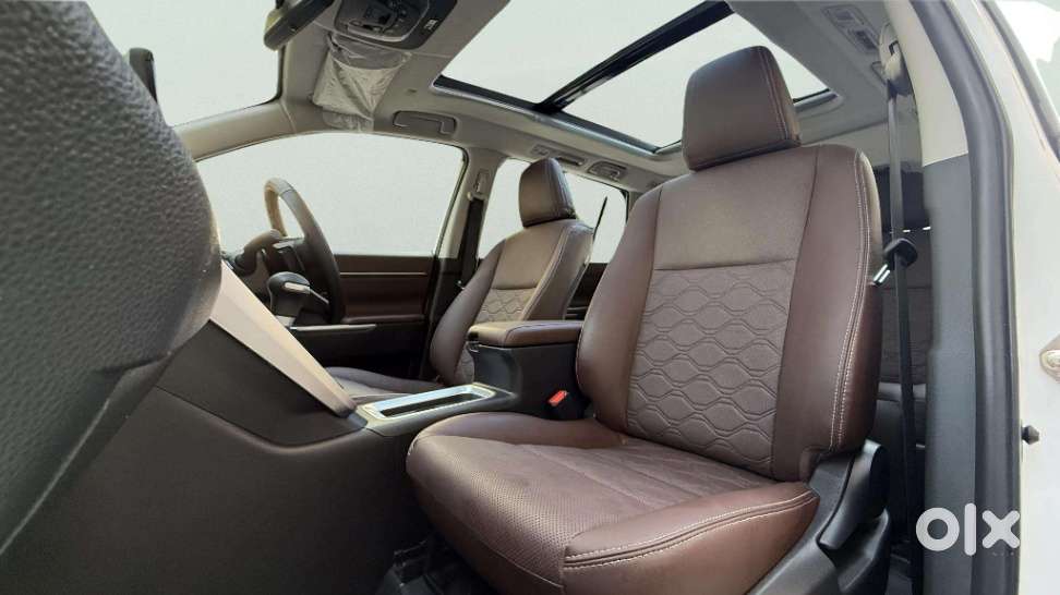 Toyota Innova Hycross 2.0 Zx Hybrid 7 Str, 2024, Petrol