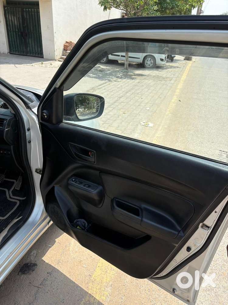 Maruti Suzuki Swift 2019 Petrol 75000 Km Driven