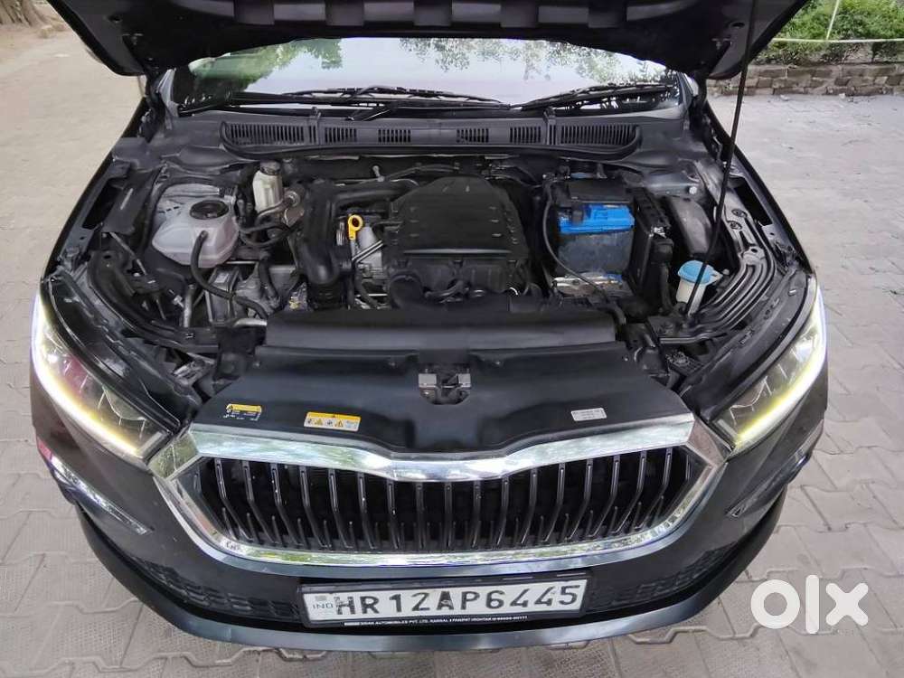 Skoda Slavia Style 1.0l Tsi At, 2022, Petrol