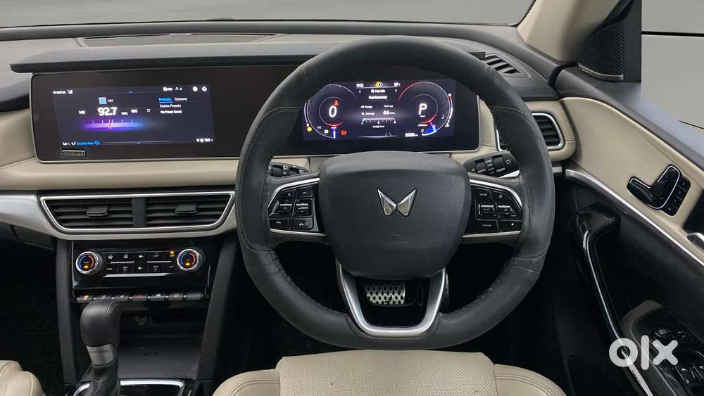 Mahindra Xuv700 2.0 Ax 7 Petrol At Luxury Pack Str, 2023, Petrol