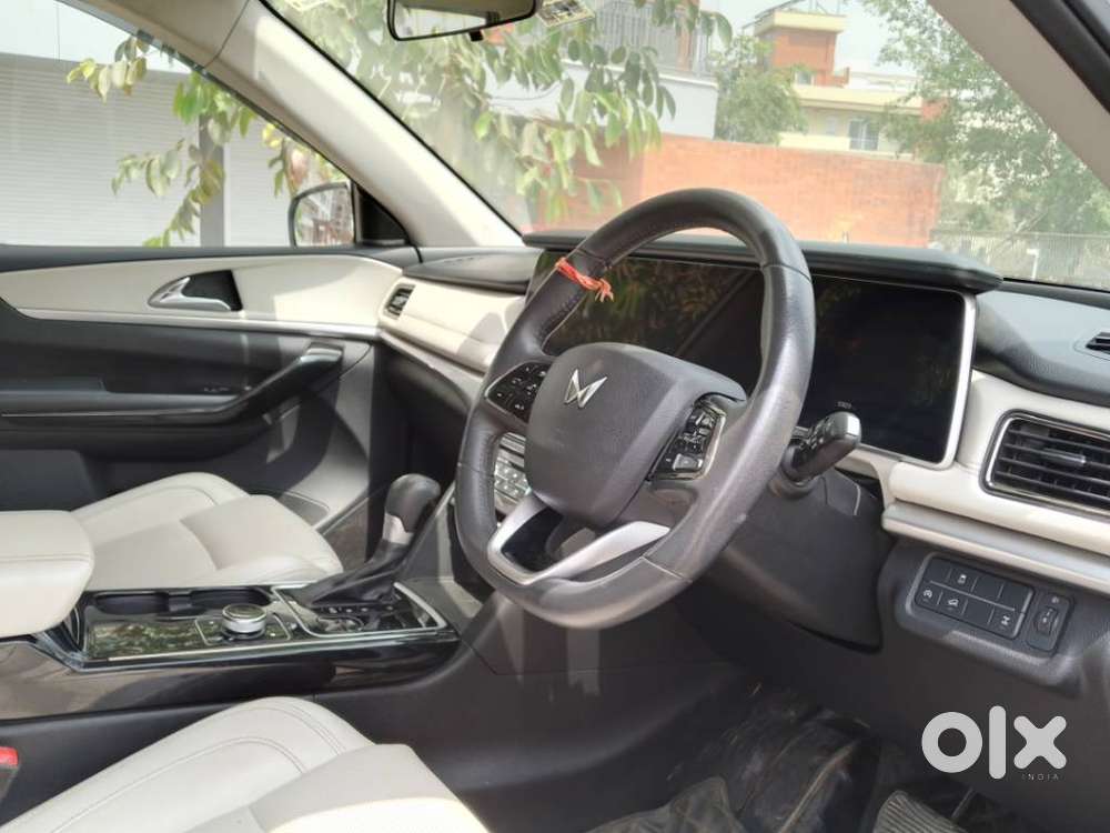 Mahindra Xuv700 2.2 Ax 7 Diesel At Str Awd, 2025, Diesel