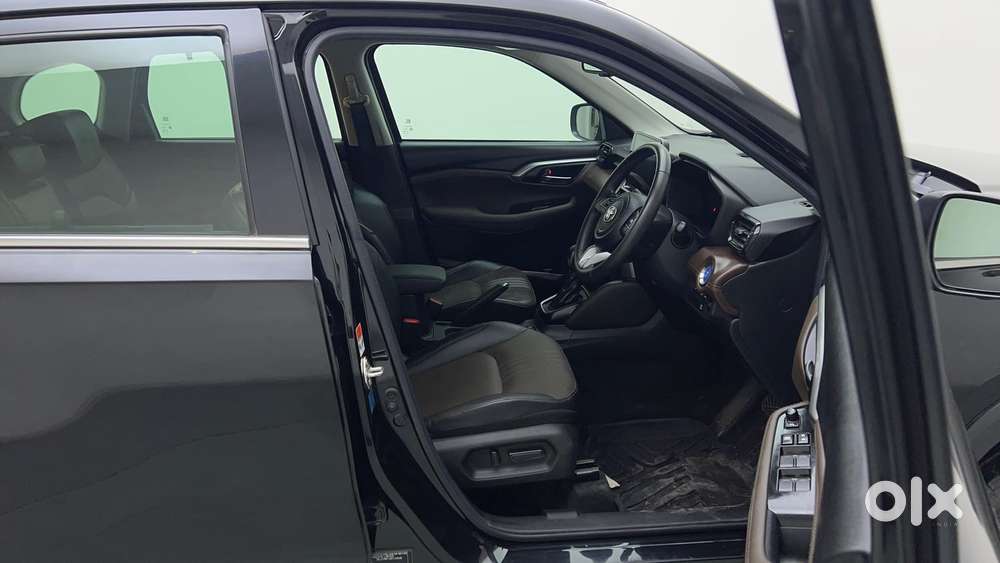 Toyota Urban Cruiser Hyryder 1.5 V Hybrid, 2025, Cng & Hybrids