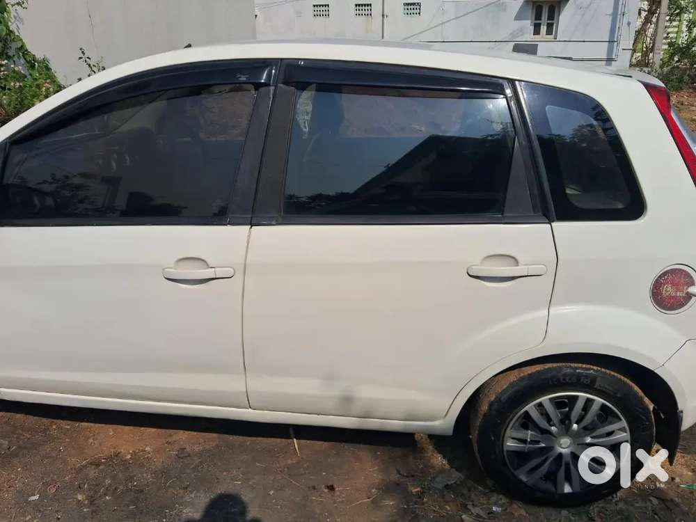 Ford Figo 2011 Diesel 97000 Km Driven