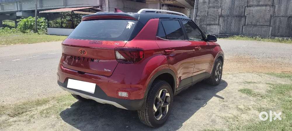 Hyundai Venue Petrol Mt 2019