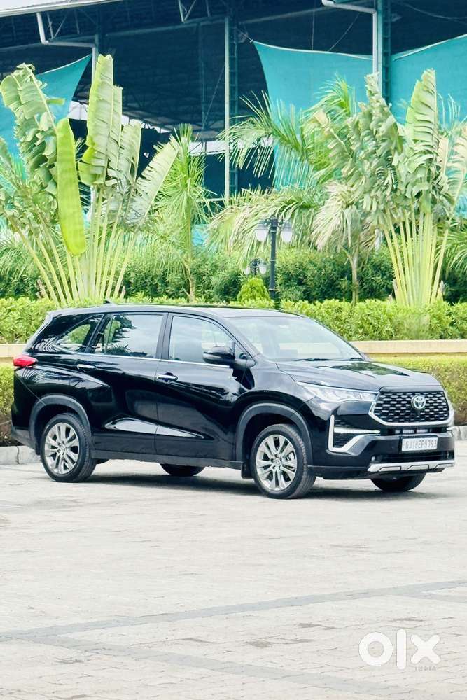 Toyota Innova Hycross 2.0 Zx Hybrid 7 Str, 2025, Petrol